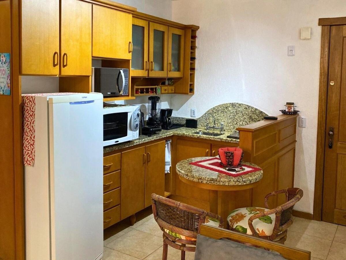 Apartamento No Residencial Village No Centro De Gramado, Com Piscina Aquecida E Hidromassagem Esterno foto